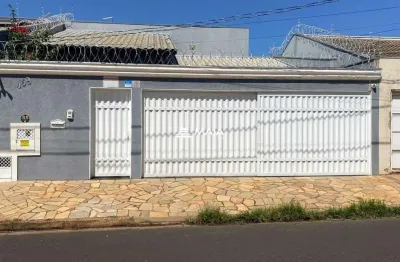 Casa com 3 quartos à venda no Jardim Nenê Gomes, Uberaba 