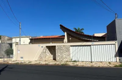 Casa com 3 quartos para alugar no Santa Marta, Uberaba 