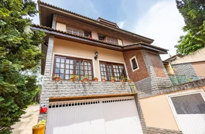 Espetacular residência santa felicidade. 04 quartos. 04 vagas.f