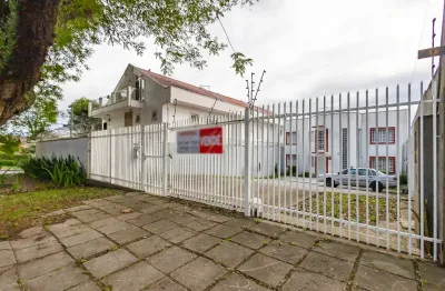Casa ampla na água verde. imóvel para uso residencial ou comercial
