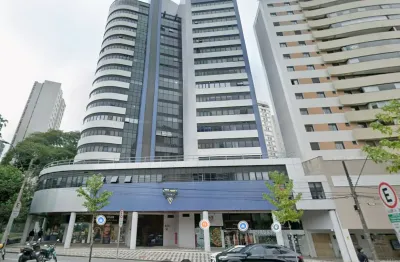 Conjunto comercial na Água Verde. 02 ambientes. Sala e ante-sala