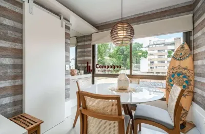 Apartamento de 3 dormitórios com 1 suíte, semimobiliado.