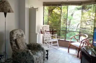 Apartamento de 2 dormitórios, 2 banheiros e 1 vaga de garagem no bairro petrópol