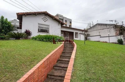 Casa com 3 quartos à venda na Rua Riveira, 562, Petrópolis, Porto Alegre