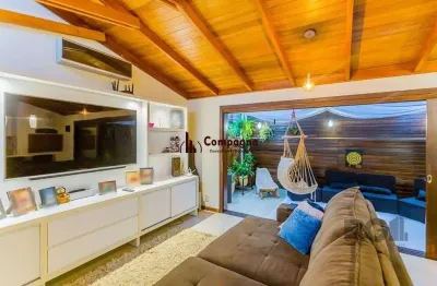 Casa em condomínio de 155m², 3 dormitórios, 4 vagas no bairro espírito santo