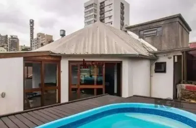 Cobertura no bairro petrópolis de 2 dormitórios 2 vagas e piscina