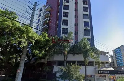 04 salas com 160m², todas interligadas no mesmo corredor,  03 vagas cobertas, 04