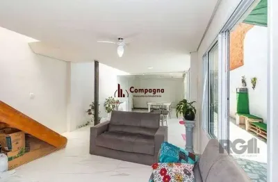 Casa com 3 quartos à venda na Rua Nunes Machado, 195, Azenha, Porto Alegre