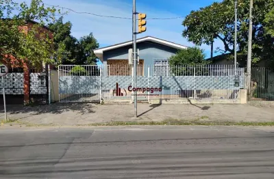 Casa térrea 3 dormitórios com 2 vagas cobertas e demais descobertas no bairro cr