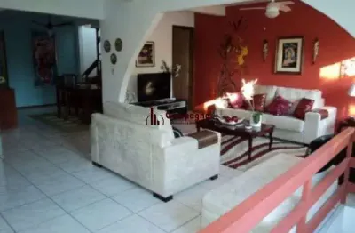 Casa com 3 quartos à venda na Rua Visconde do Rio Branco, 390, Floresta, Porto Alegre
