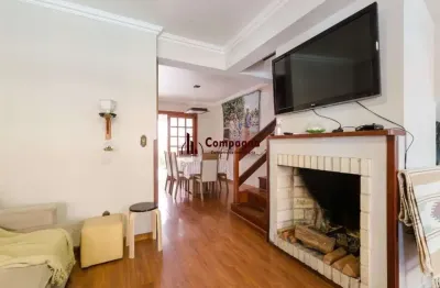 Casa em condomínio de 3 dormitórios sendo 1 suíte e 2 vagas de garagem no bairro