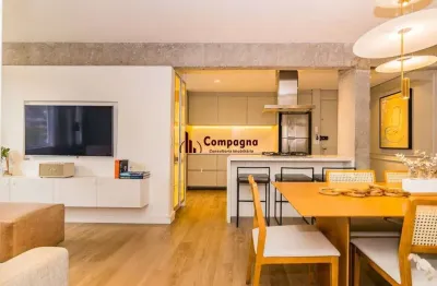 Apartamento com 2 quartos (1 suíte) e 2 vagas de garagem no bairro mont serrat.