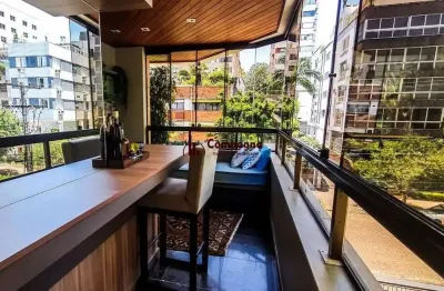 Vende-se apartamento com 3 quartos (1 suíte), 2 sacadas com churrasqueira, 132m²
