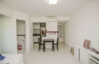 Apartamento mobiliado à venda com 1 dormitório no mont serrat