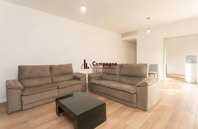 Amplo apartamento no bairro petrópolis com 2 vagas de garagem