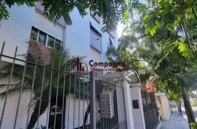 Apartamento 03 dormitórios, dependência e vaga de estacionamento no bairro são j