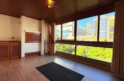 Vende-se apartamento com 3 quartos(1 suíte), sacada, churrasqueira e 1 vaga – 11