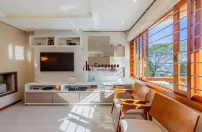 Casa em condominio, 3 domitórios, 1 suíte, lareira, churrasqueira e 2 vagas.