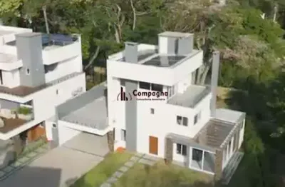 Casa com 3 quartos para alugar na Avenida Coronel Marcos, 1239, Pedra Redonda, Porto Alegre