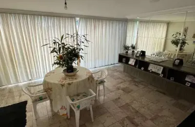 Excelente casa à venda, 4  suítes, 360mts capim macio