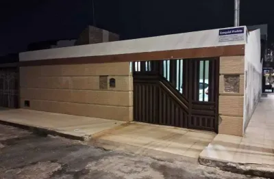 Casa em rua pública no orlando dantas com 3 quartos