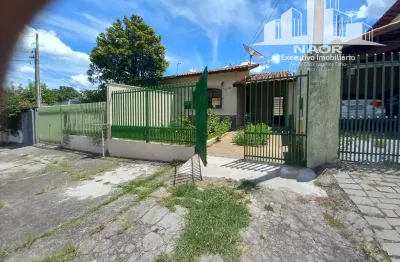 Linda casa com ótima localização no jardim das indústrias em frente á praça Cassiano Ricardo