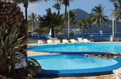 Apartamento ' pé na areia' para locação, com três dormitórios sendo uma suíte na prainha, em caragu