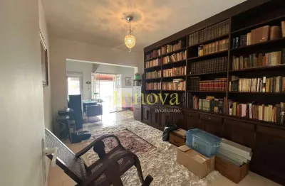 Casa assobradada à venda, com 04 suítes, a 200m da orla da martim de sá,em caraguatatuba, litoral n