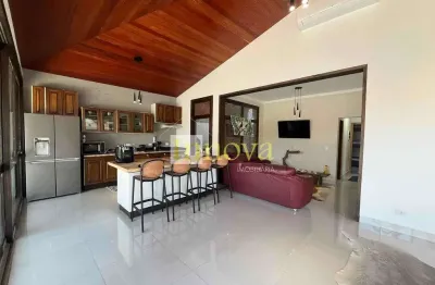 Casa para venda e locação, com 03 suítes e 04 vagas de garagem a 200m da orla do indaiá, em caragua