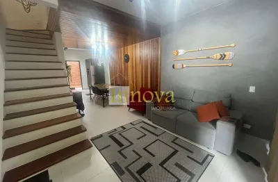 Charmosa casa em condomínio à venda, lindamente decorada, com duas suítes, no pontal de santa marin