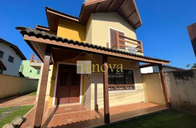 Casa à venda, com 136m2 de contrução com 02 domritórios + 01 suíte em rua próxima a orla da praia d