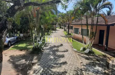 Casa em condomínio à venda, com um dormitório e lazer completo a 900 m da orla da martim de sá, em
