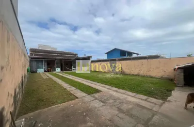 Casa térrea à venda, com 02 dormitórios, sendo 01 suíte em um terreno de 360m2, na praia do caprico