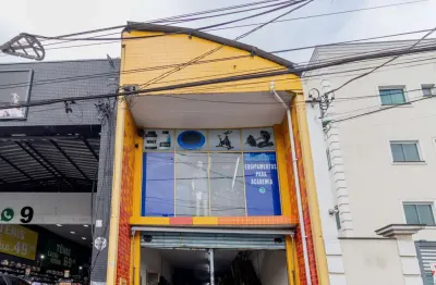 Prédio comercial na avenida general lamartine, n. 10 - loja a • 240 m²