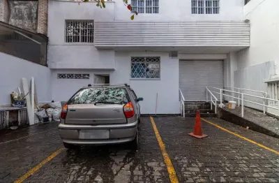 Casa comercial na rua machado bitencourt, n. 89 • 410 m²