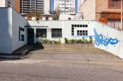 Casa comercial na rua agostinho rodrigues filho, n. 445 • 231 m²