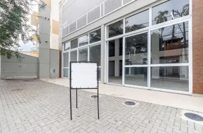 Loja na avenida senador josé ermírio de moraes, n. 132 • 300 m²