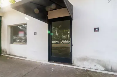 Ponto comercial com 5 salas para alugar na Avenida Morumbi, 8195, Santo Amaro, São Paulo