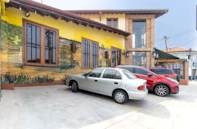 Casa comercial na avenida engenheiro caetano álvares, n. 1469 • 402 m²