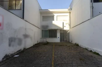 Casa comercial com 8 salas para alugar na Rua Fernão Dias, 135, Pinheiros, São Paulo