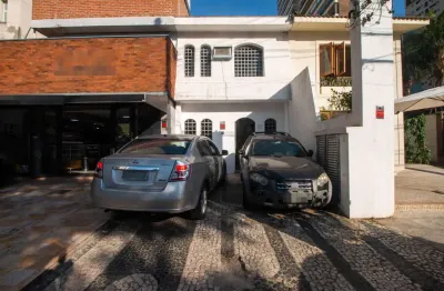 Casa comercial na rua benedito lapin, n. 99 • 120 m²