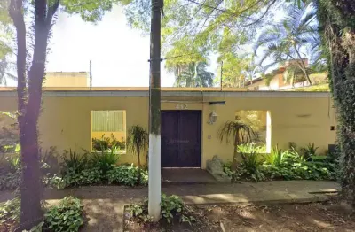 Casa comercial na avenida manoel dos reis araújo, n. 412 • 737 m²