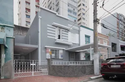 Casa comercial com 4 salas para alugar na Rua Tinhorão, 88, Higienópolis, São Paulo
