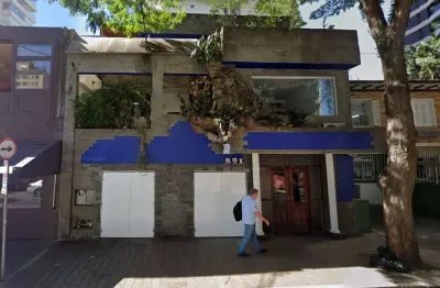 Casa comercial na rua professor atílio innocenti, n. 891 • 560 m²