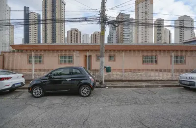 Casa comercial na rua rodrigo vieira, n. 240 • 980 m²