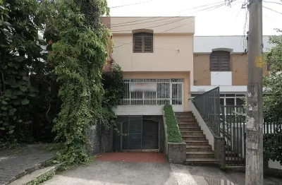 Casa comercial na rua ministro gastão mesquita, n. 132 • 250 m²