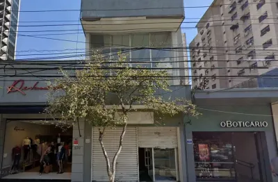 Prédio comercial na rua joão cachoeira, n. 512 • 535 m²
