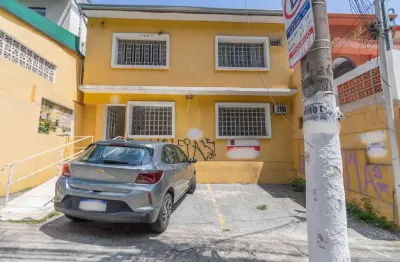 Casa comercial na rua afonso celso, n. 234 • 250 m²