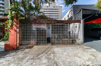 Casa comercial com 7 salas para alugar na Avenida Moema, 839, Moema, São Paulo