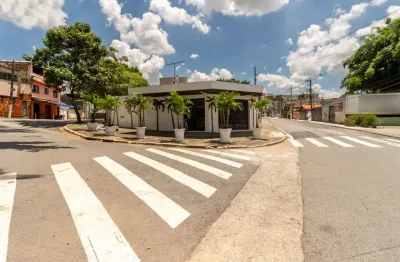Loja na rua manoel martins da rocha, n. 11 • 230 m²